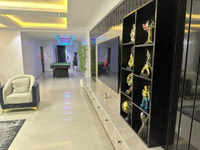 Waterfront 3bedroom with Ps5, snooker, pool in admiralty, lekki phase1